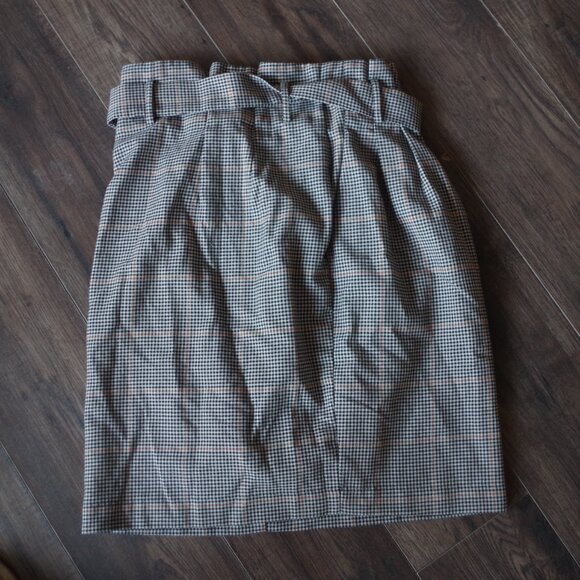 H& M Ladies Mini Skirt - Picture 4 of 5